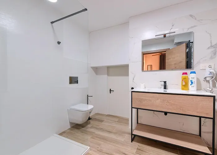 H30 Tiboli Self Checkin ゲストハウス 3*